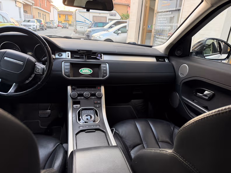 Land Rover Range Rover Evoque - 16