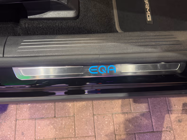 Mercedes-Benz EQA - 37
