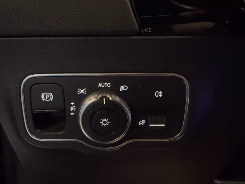 Mercedes-Benz EQA - 27