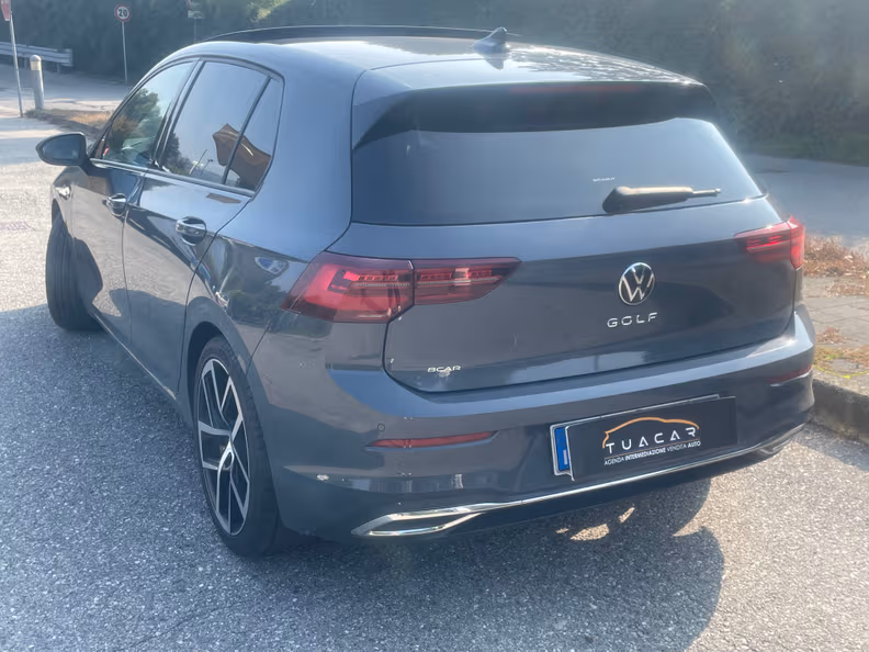 Volkswagen Golf - 6