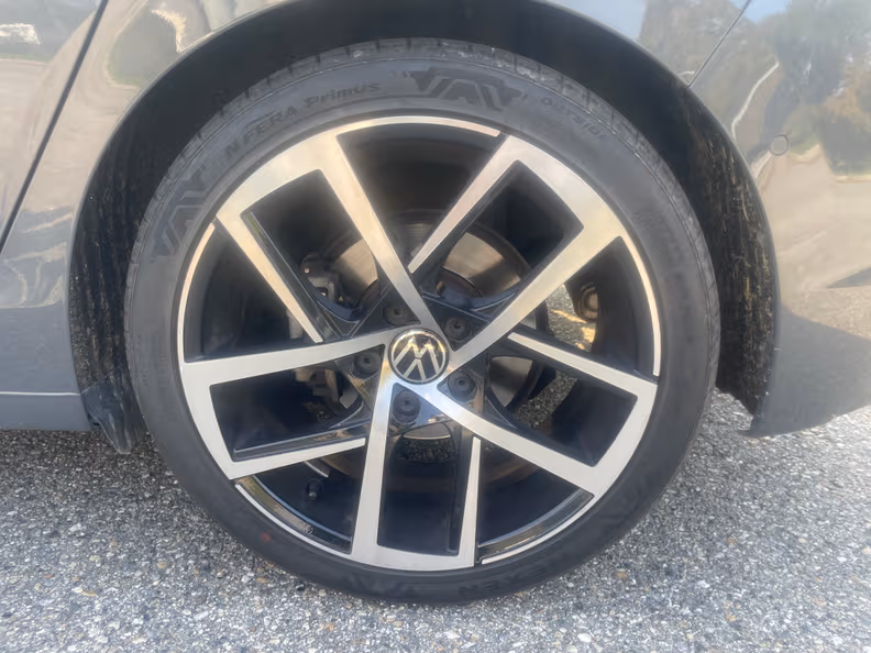 Volkswagen Golf - 29