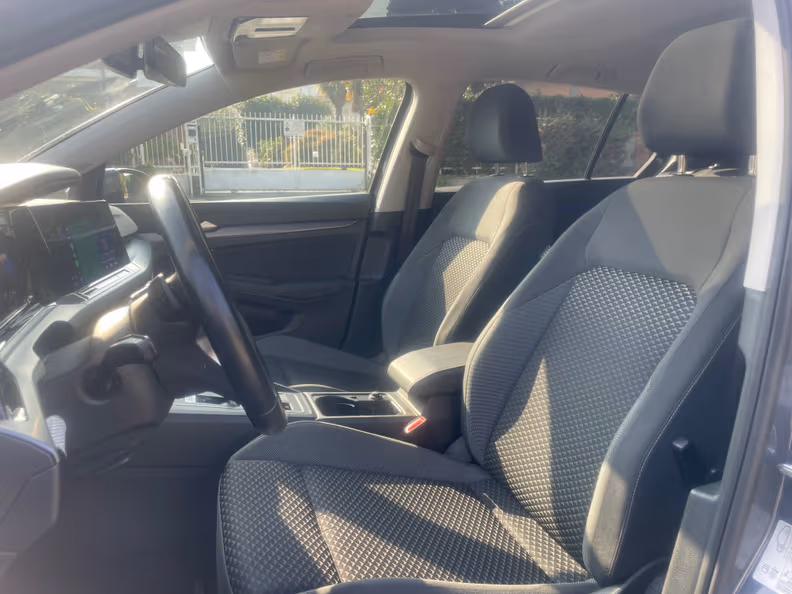 Volkswagen Golf - 10