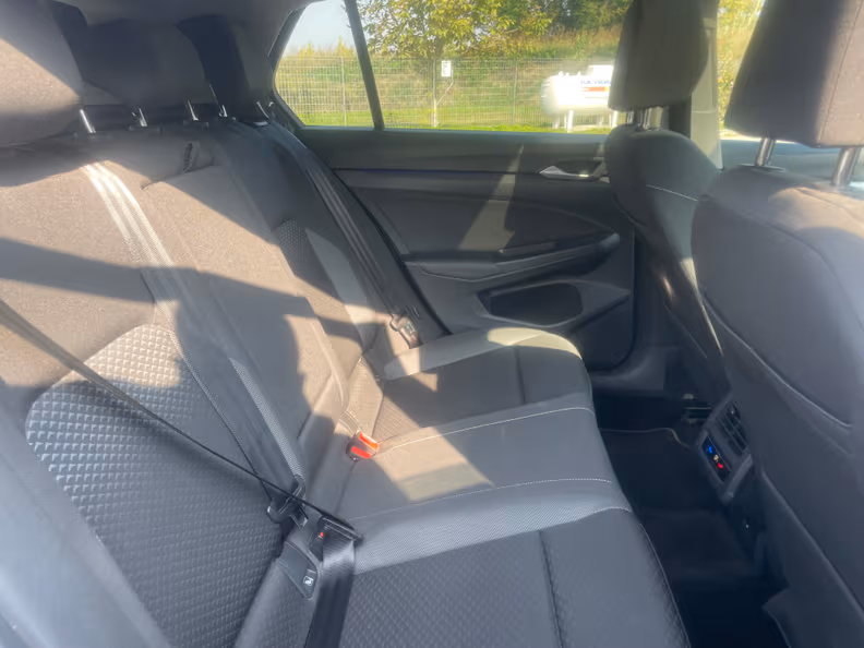 Volkswagen Golf - 21