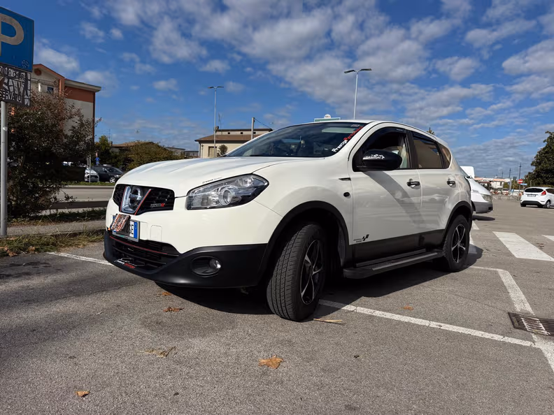 Nissan Qashqai - 2