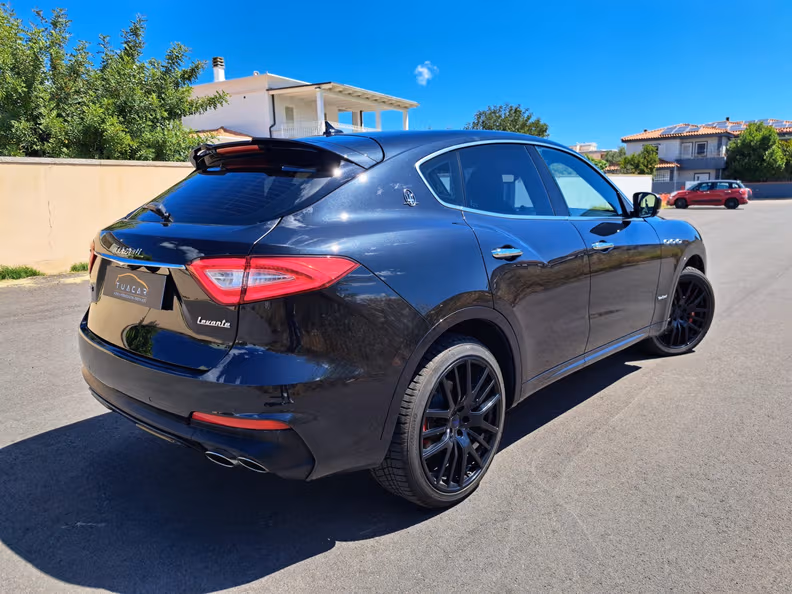 Maserati Levante - 3