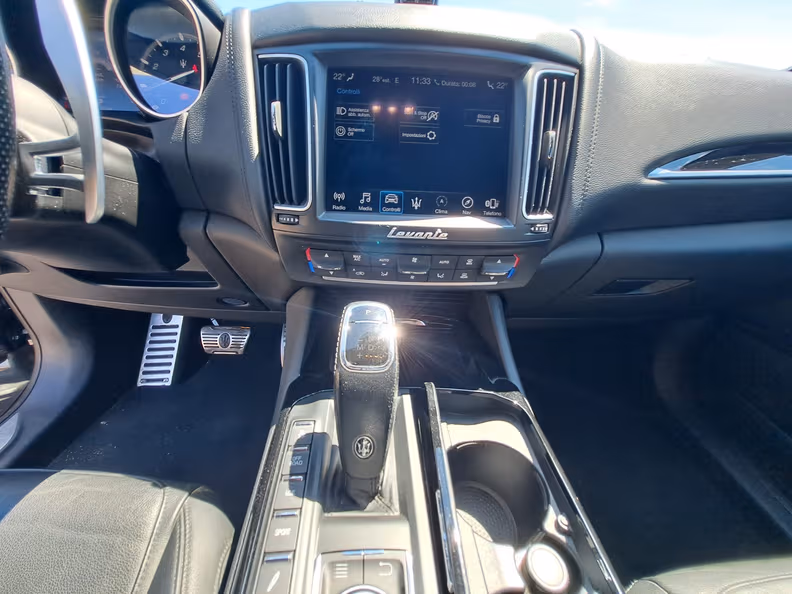 Maserati Levante - 11