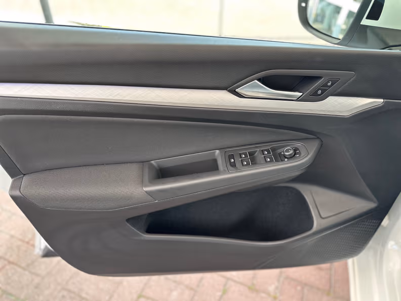 Volkswagen Golf - 18