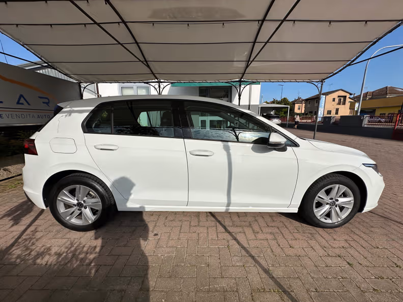 Volkswagen Golf - 32