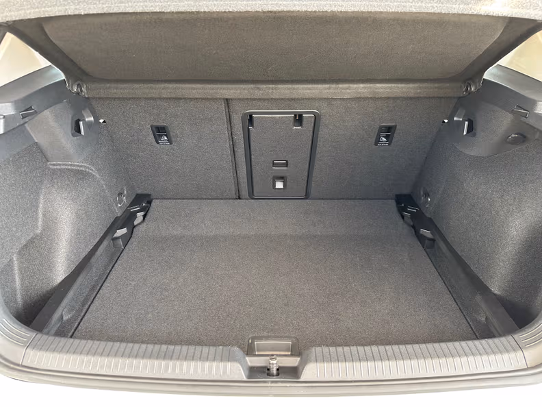 Volkswagen Golf - 34