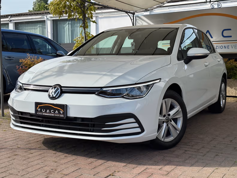 Volkswagen Golf - 1