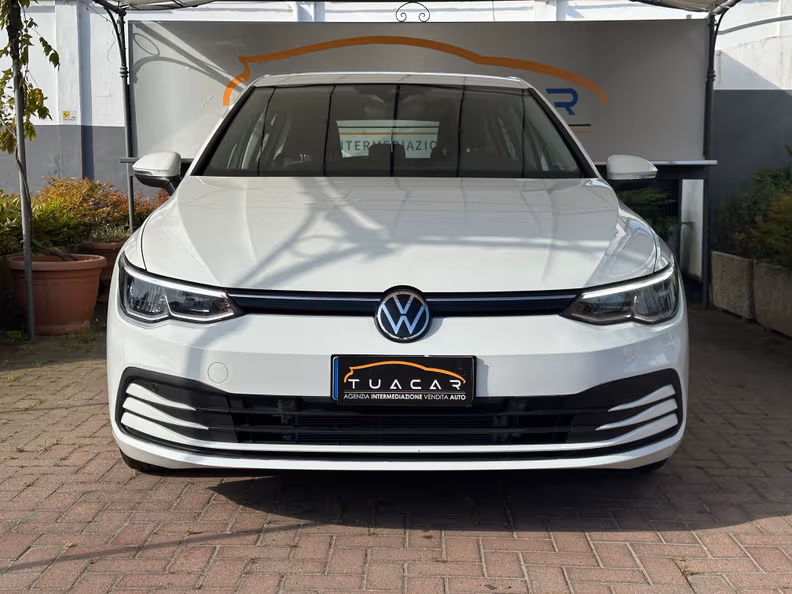 Volkswagen Golf - 2
