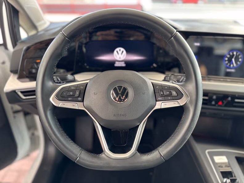 Volkswagen Golf - 23