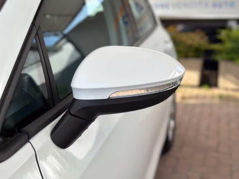 Volkswagen Golf - 28