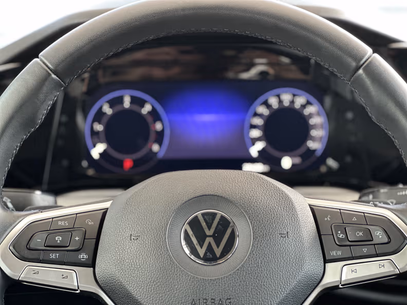Volkswagen Golf - 10