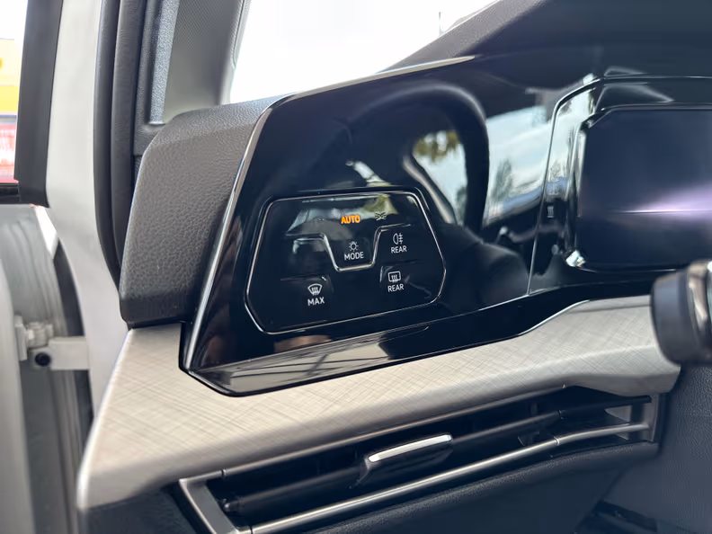 Volkswagen Golf - 11