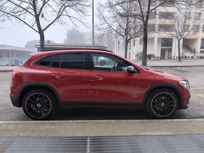 Mercedes-Benz GLA - 28
