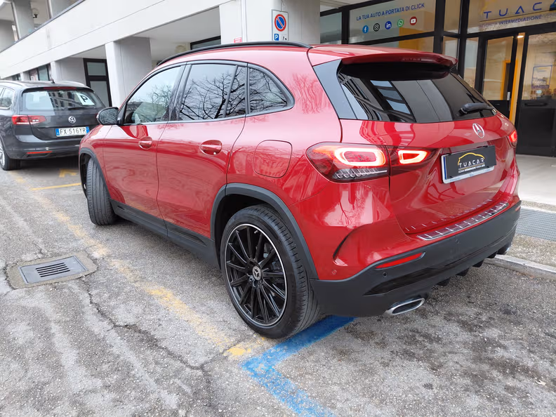 Mercedes-Benz GLA - 5