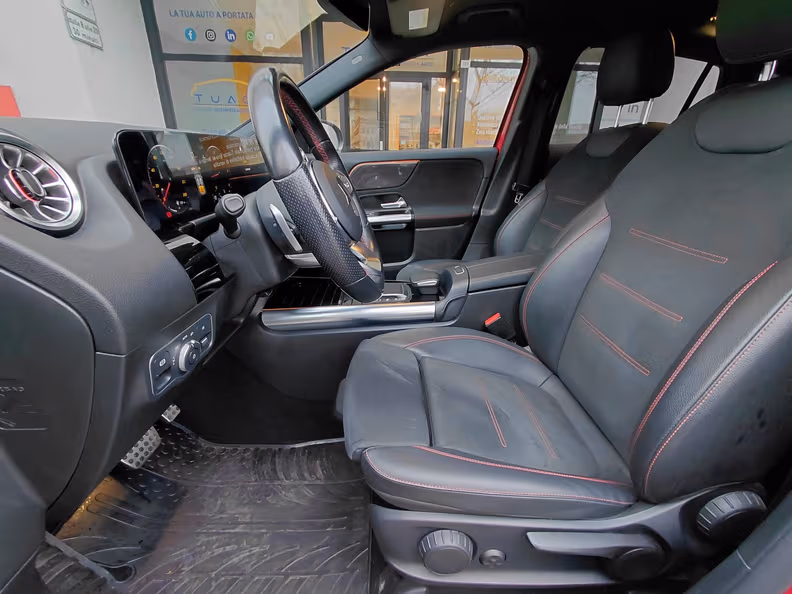 Mercedes-Benz GLA - 10