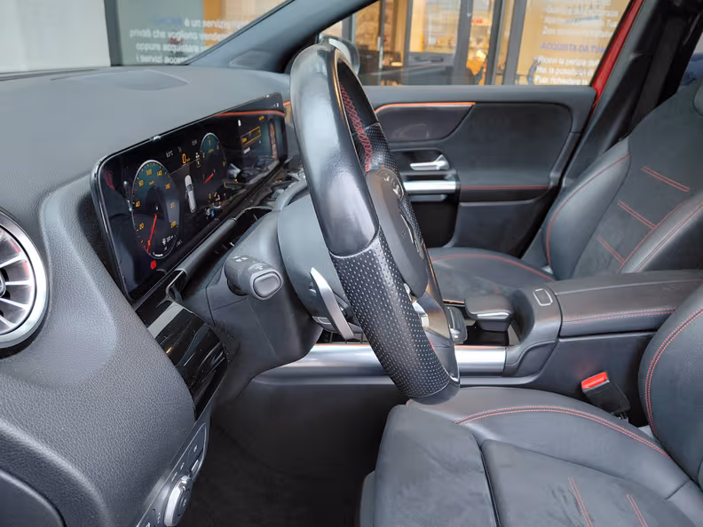 Mercedes-Benz GLA - 19