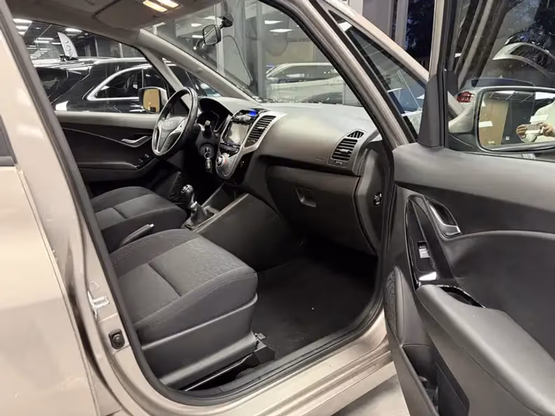 Hyundai ix20 - 17