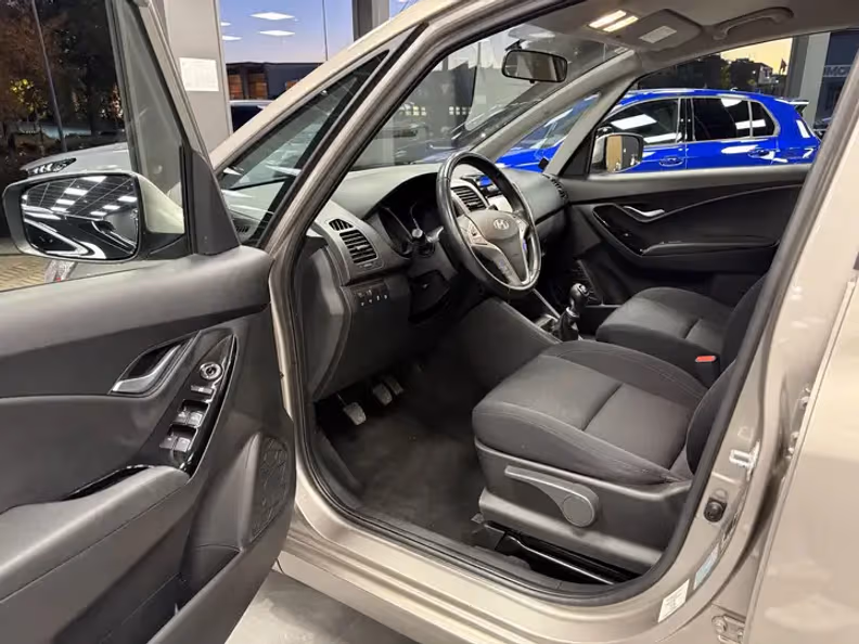 Hyundai ix20 - 12