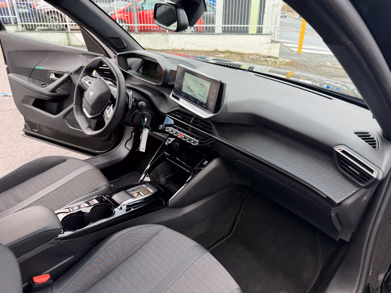 Peugeot 2008 - 7