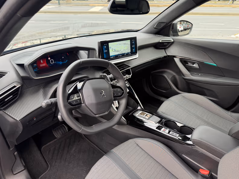 Peugeot 2008 - 6
