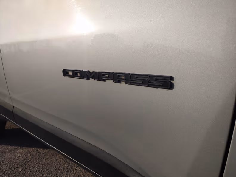 Jeep Compass - 25