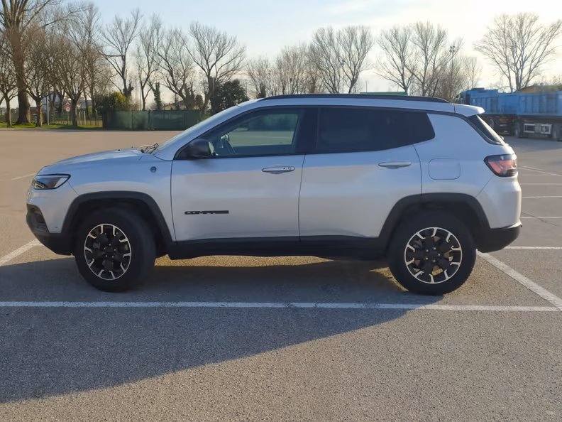 Jeep Compass - 21