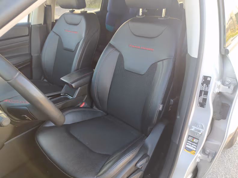 Jeep Compass - 42