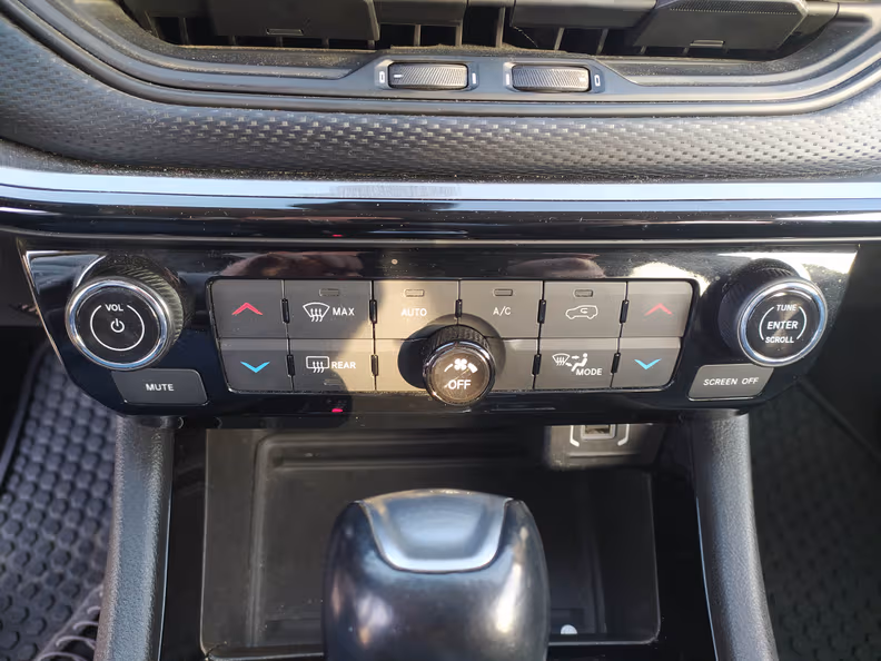 Jeep Compass - 74