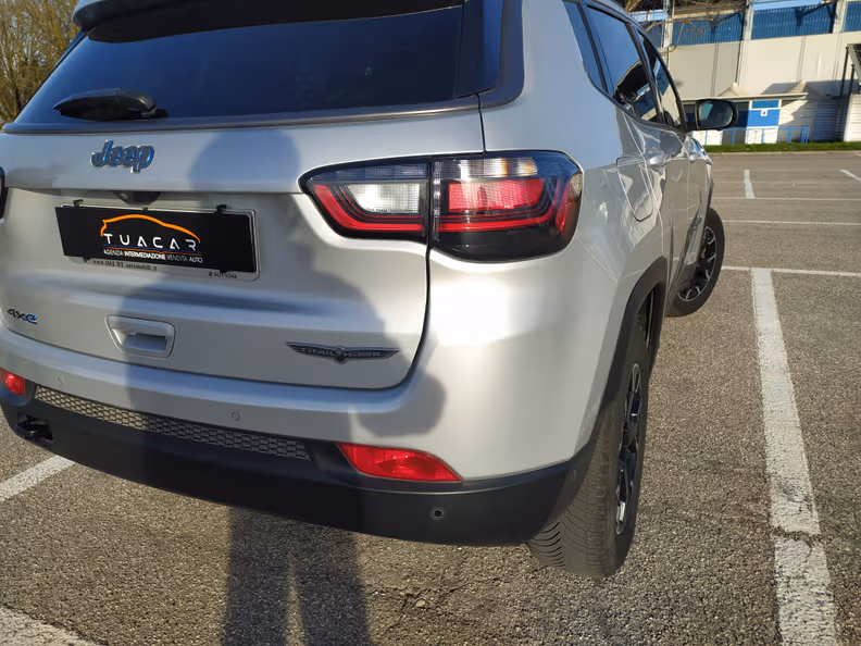 Jeep Compass - 32