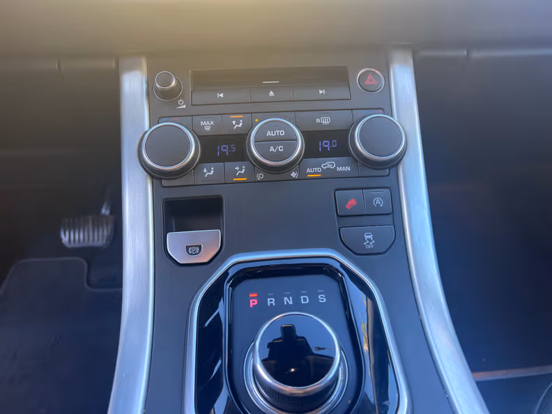 Land Rover Range Rover Evoque - 12