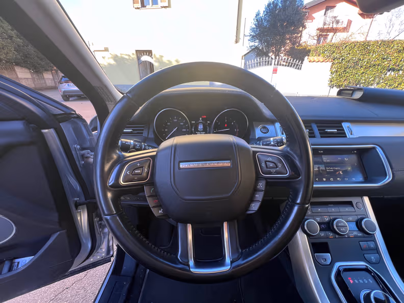 Land Rover Range Rover Evoque - 10