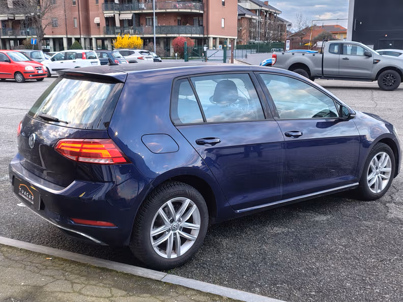 Volkswagen Golf - 5