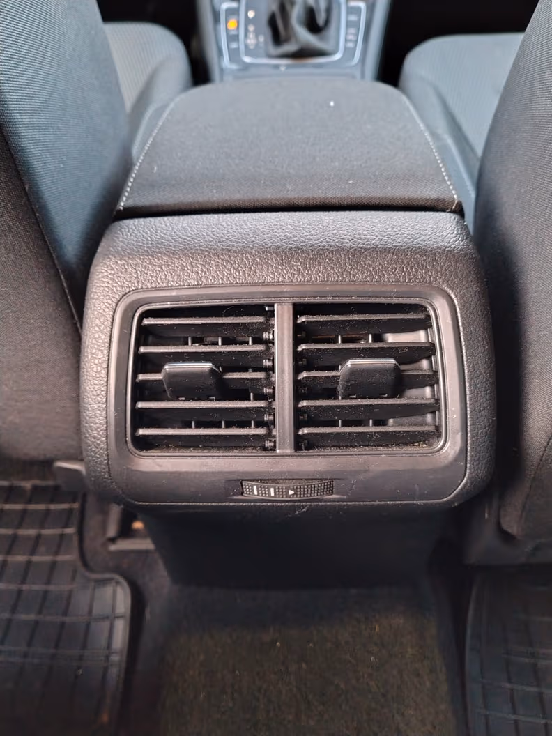 Volkswagen Golf - 21