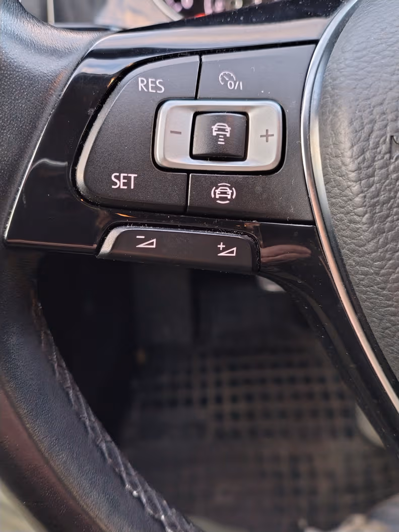 Volkswagen Golf - 18