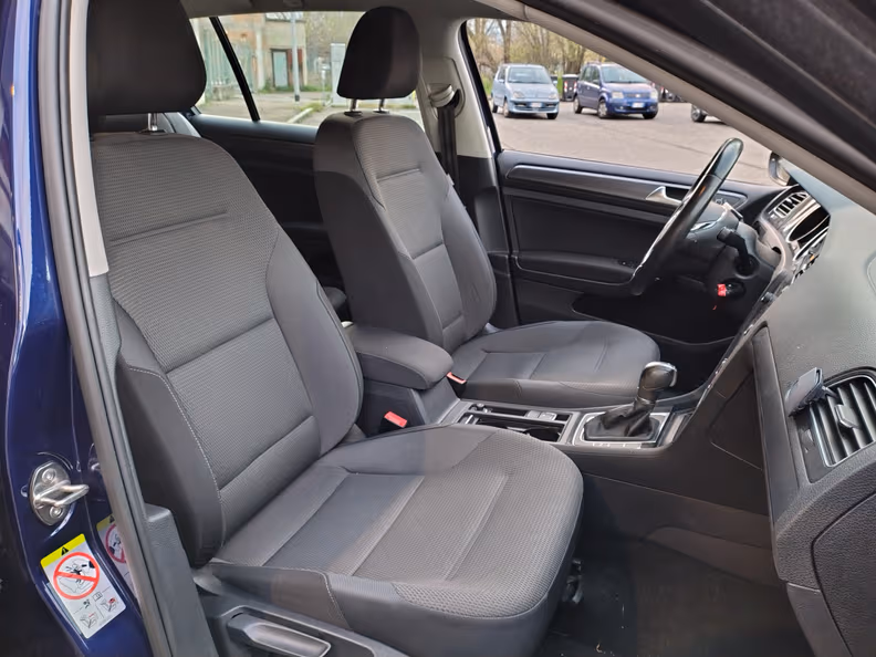 Volkswagen Golf - 29