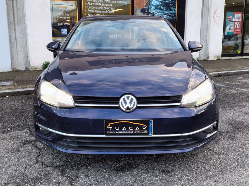 Volkswagen Golf - 2