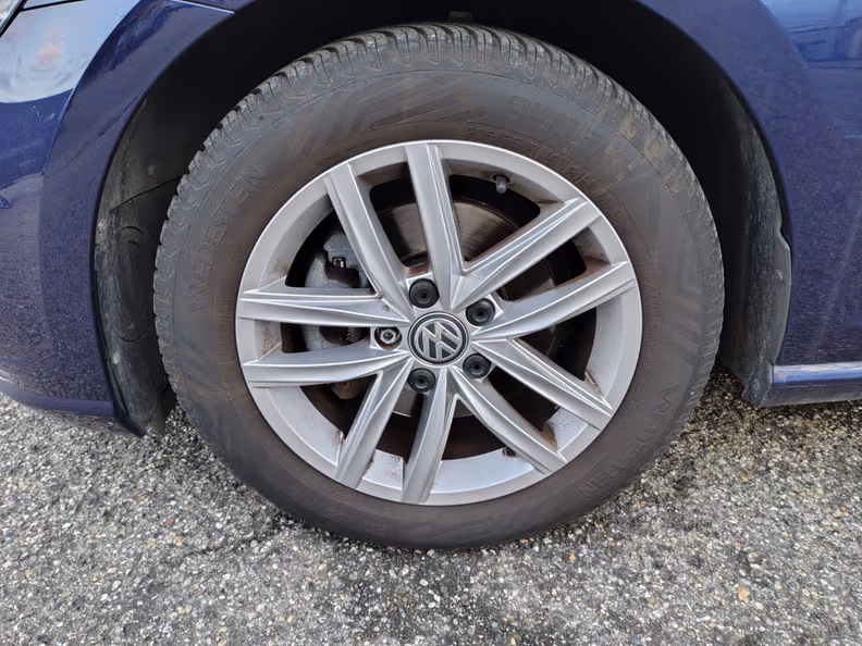 Volkswagen Golf - 33