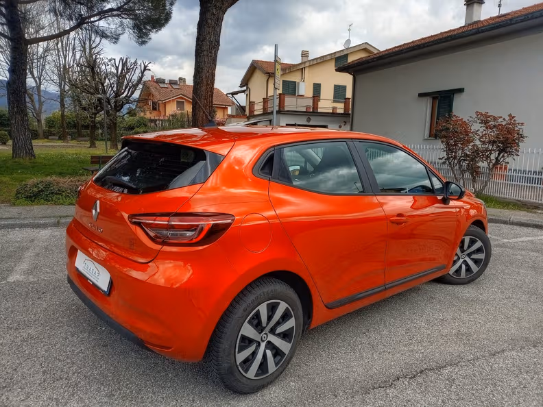 Renault Clio - 9