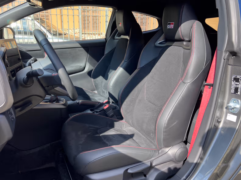 Toyota Yaris - 10