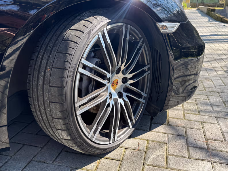 Porsche Cayman - 24