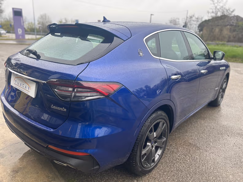 Maserati Levante - 10