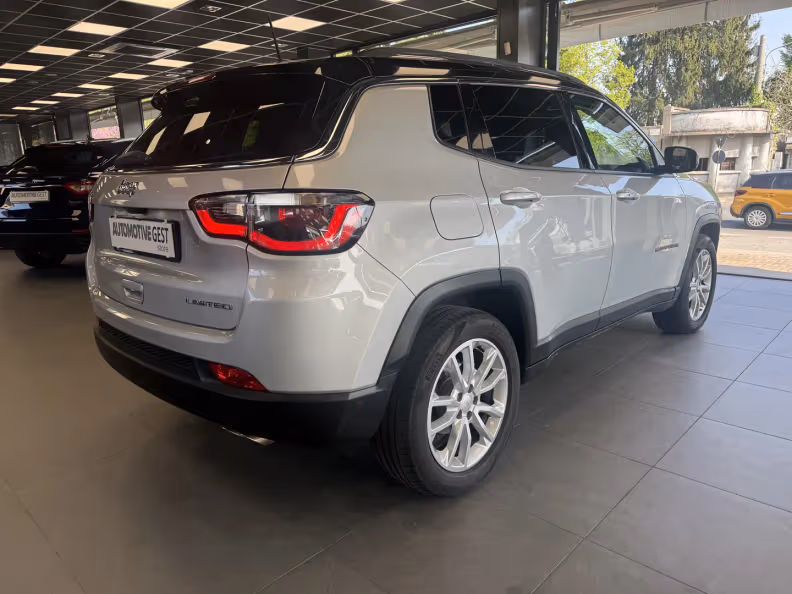 Jeep Compass - 4