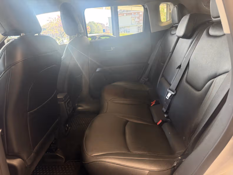 Jeep Compass - 10