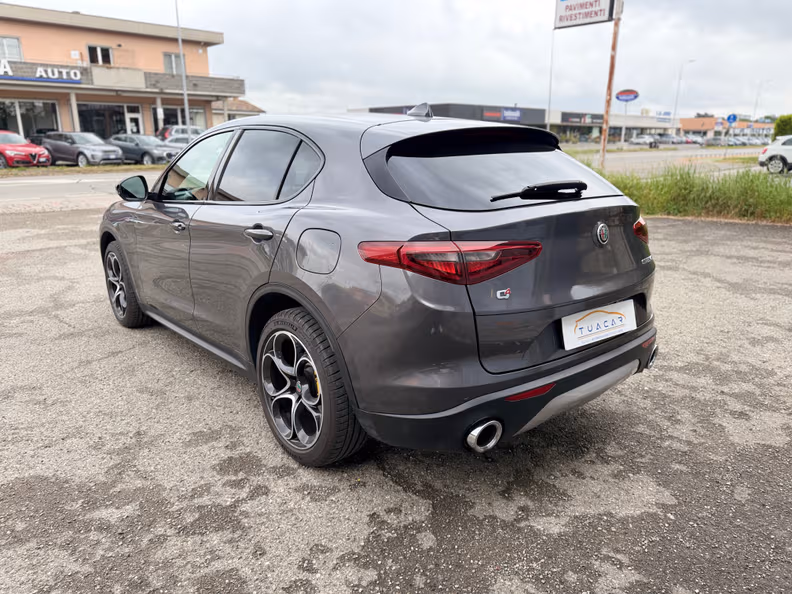 Alfa Romeo Stelvio - 3