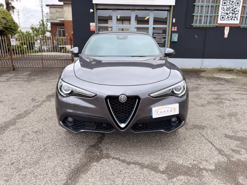 Alfa Romeo Stelvio - 8