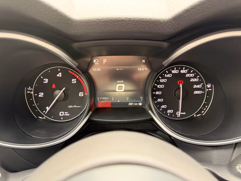 Alfa Romeo Stelvio - 18