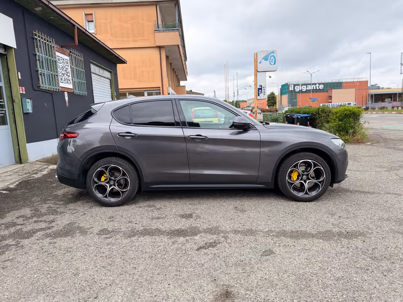 Alfa Romeo Stelvio - 6
